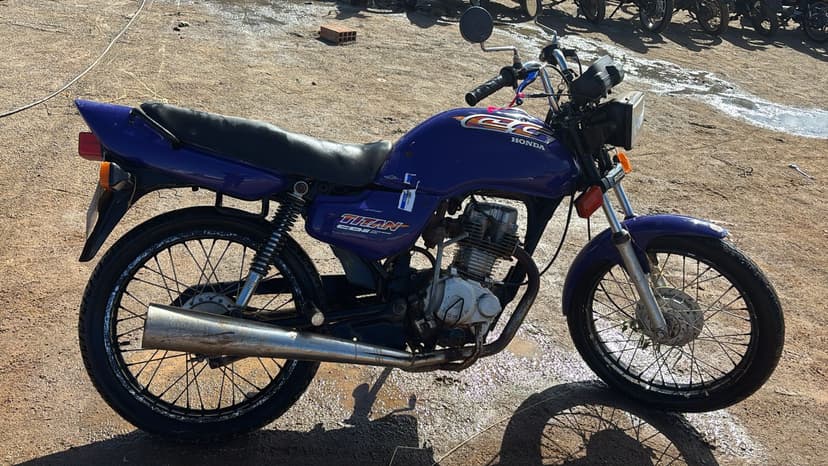 SUCATA APROVEITAVEL COM MOTOR INSERVIVEL HONDA / CG 125 TITAN - 1998/1998