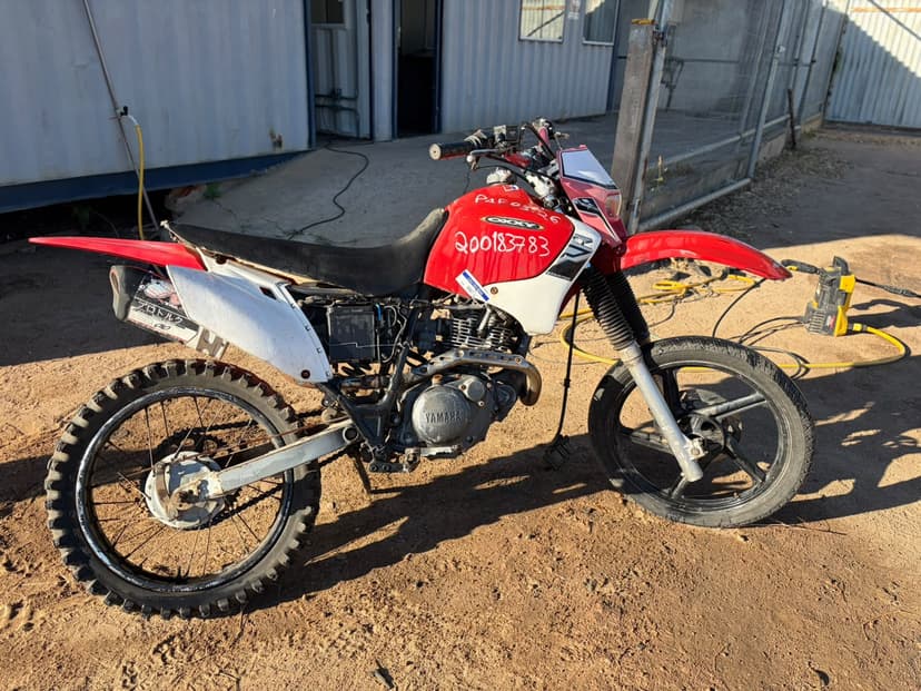 SUCATA APROVEITAVEL COM MOTOR INSERVIVEL  YAMAHA / XT 225 - 1997/1997