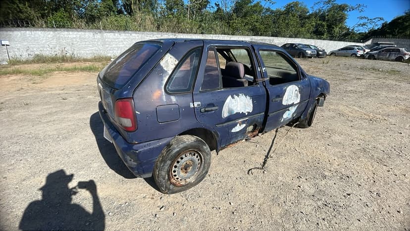 SUCATA APROVEITAVEL COM MOTOR INSERVIVEL VW / GOL 16V - 1998/1999