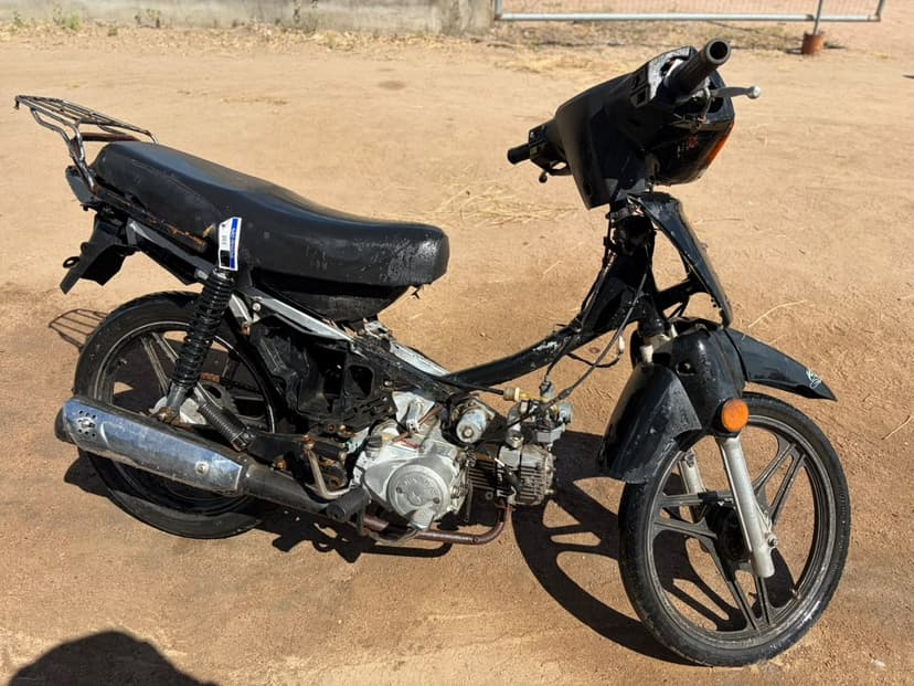 SUCATA APROVEITAVEL COM MOTOR INSERVIVEL SHINERAY / PHOENIX - N/I/N/I