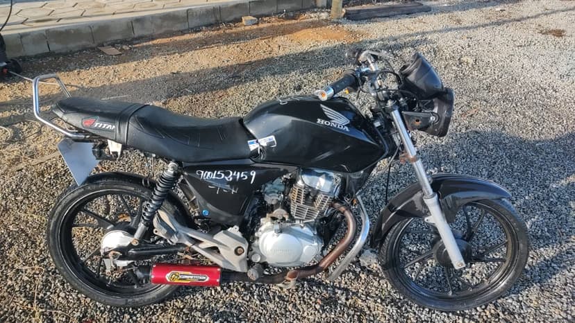 VEÍCULO CONSERVADO HONDA / CG 150 TITAN ES - 2004/2005