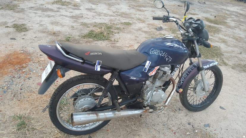 SUCATA APROVEITAVEL COM MOTOR INSERVIVEL HONDA / CG 125 TITAN KS - 2003/2003