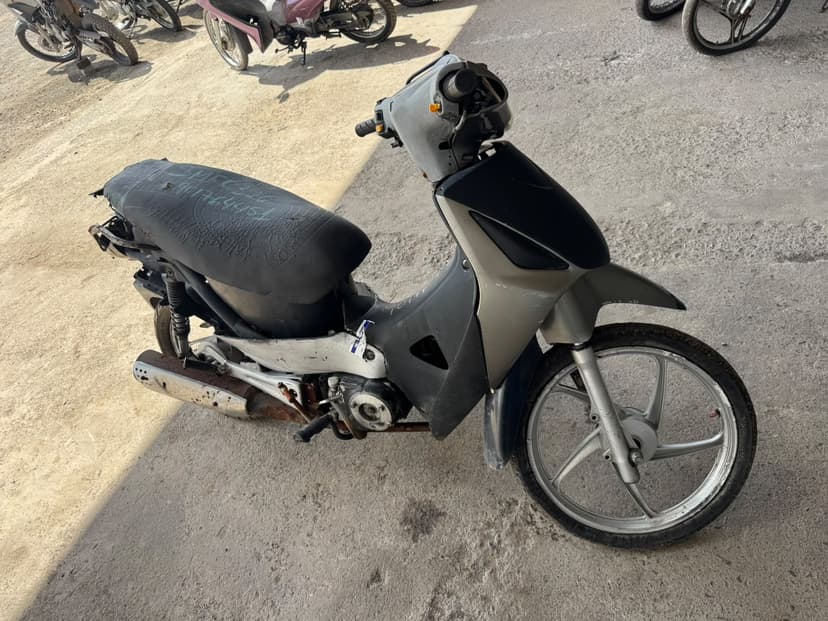 SUCATA APROVEITAVEL COM MOTOR INSERVIVEL SHINERAY / SHINERAY - N/I/N/I
