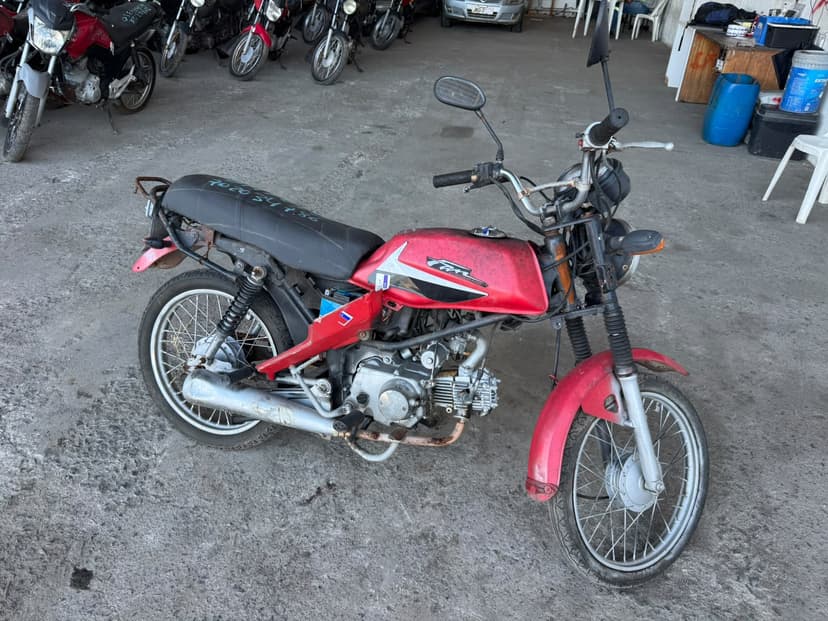 SUCATA APROVEITAVEL COM MOTOR INSERVIVEL SHINERAY / 50CC - N/I/N/I