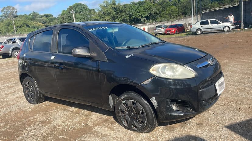 VEÍCULO CONSERVADO FIAT / PALIO ATTRACTIV 1.0 - 2012/2013