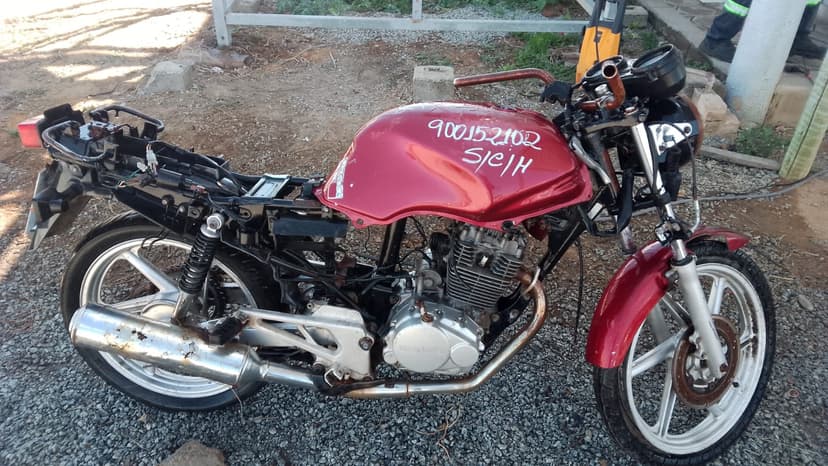 SUCATA APROVEITAVEL HONDA / CBX 200 STRADA - 1999/2000