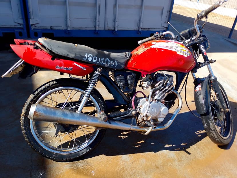 VEÍCULO CONSERVADO HONDA / CG 125 TITAN - 1999/2000