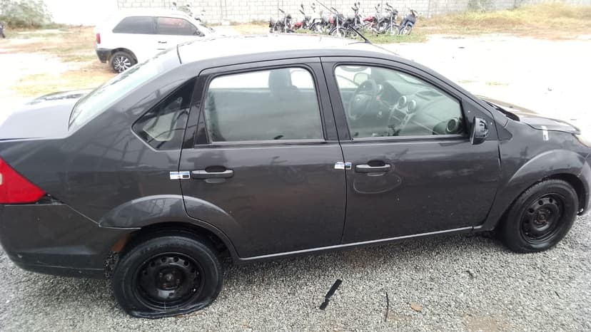 SUCATA APROVEITAVEL FORD / FIESTA SEDAN1.6FLEX - 2013/2013