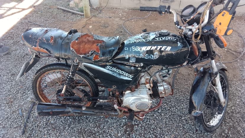 SUCATA APROVEITAVEL COM MOTOR INSERVIVEL SUNDOWN / HUNTER 100 - 2008/2008