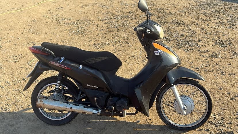 SUCATA APROVEITAVEL COM MOTOR INSERVIVEL HONDA / BIZ 100 ES - 2013/2013