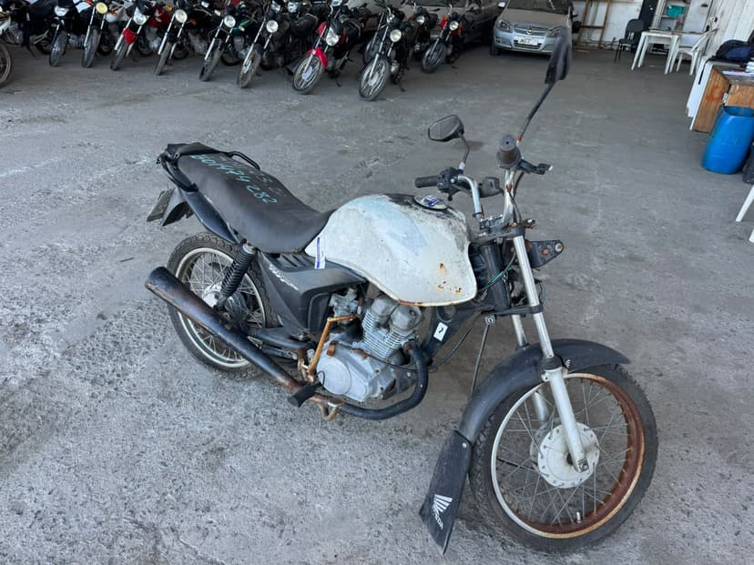 SUCATA APROVEITAVEL COM MOTOR INSERVIVEL HONDA / CG 125 CARGO KS - 2013/2013