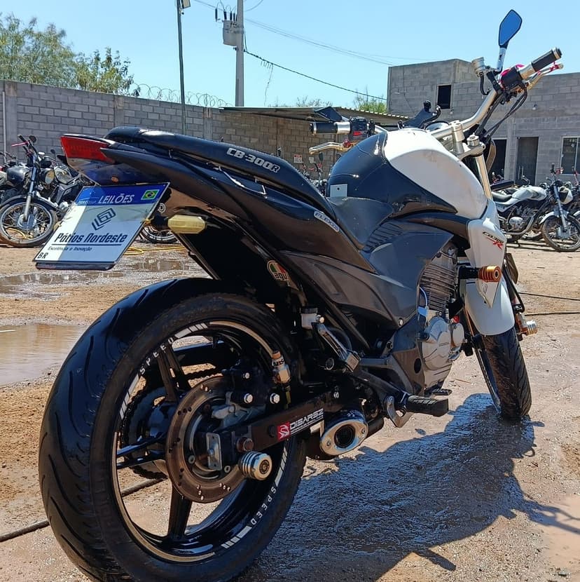 VEICULO CONSERVADO HONDA / CB 300R - 2012/2012