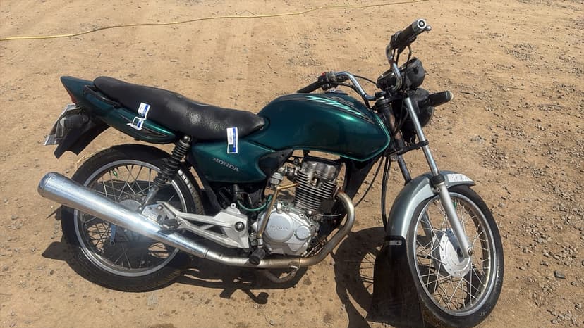 SUCATA APROVEITAVEL COM MOTOR INSERVIVEL HONDA / CG 125 TITAN KS - 2000/2000