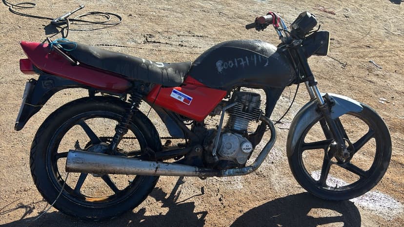 SUCATA APROVEITAVEL COM MOTOR INSERVIVEL HONDA / CG 125 TITAN - 1996/1996