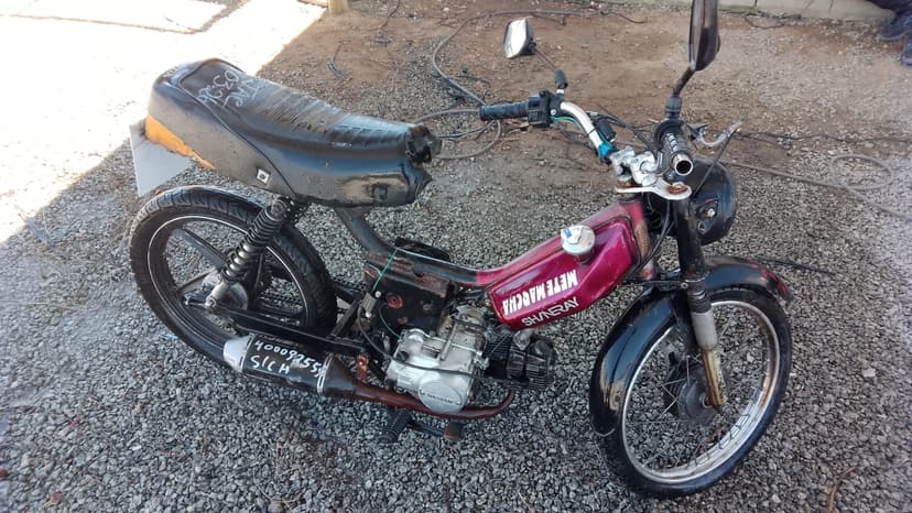 SUCATA APROVEITAVEL COM MOTOR INSERVIVEL I/SHINERAY XY 50 Q - 2009/2009