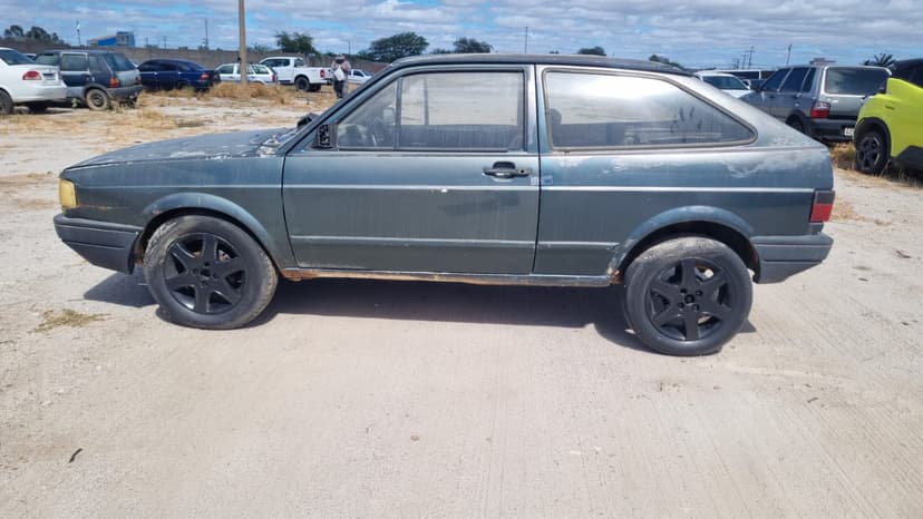 SUCATA APROVEITAVEL COM MOTOR INSERVIVEL VW / GOL 1000 - 1994/1994