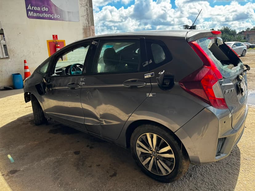 SUCATA APROVEITAVEL COM MOTOR INSERVIVEL HONDA / FIT EX CVT - 2016/2016