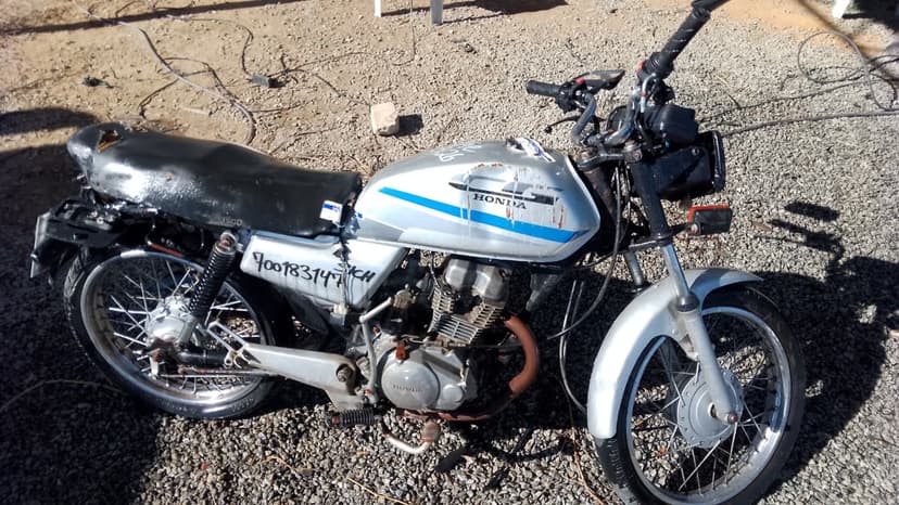 SUCATA APROVEITAVEL COM MOTOR INSERVIVEL HONDA / CG 125 - N/I/N/I