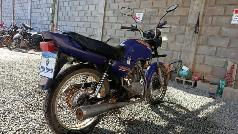 SUCATA APROVEITAVEL COM MOTOR INSERVIVEL HONDA / CG 125 TITAN - 1998/1999