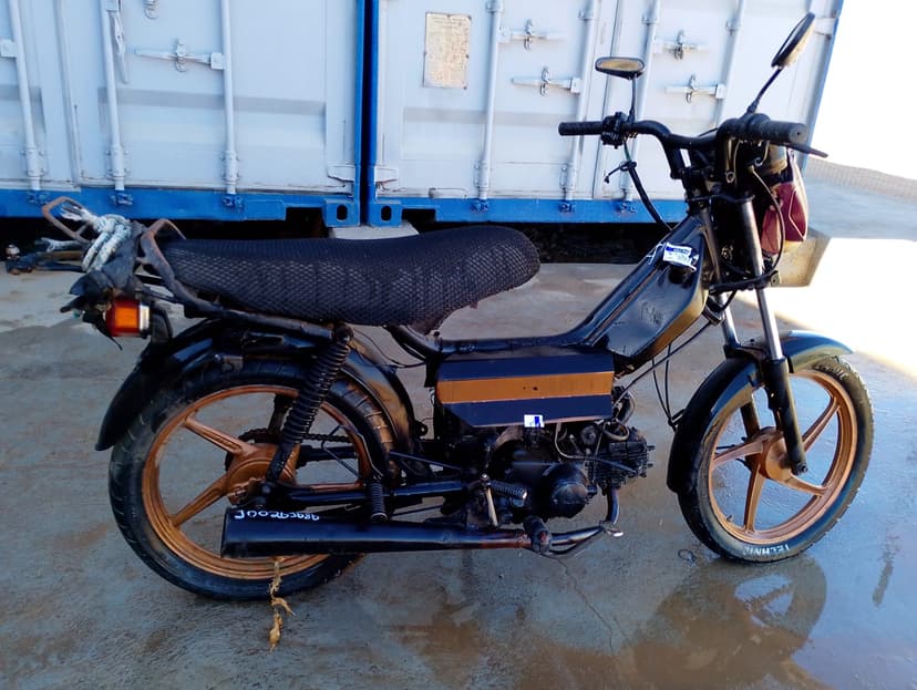 SUCATA APROVEITAVEL COM MOTOR INSERVIVEL SHINERAY / 50 - N/I/N/I
