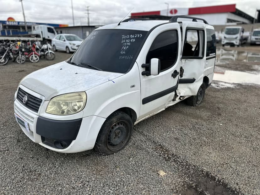 SUCATA APROVEITAVEL FIAT / DOBLO ESSENCE 7L E - 2017/2017