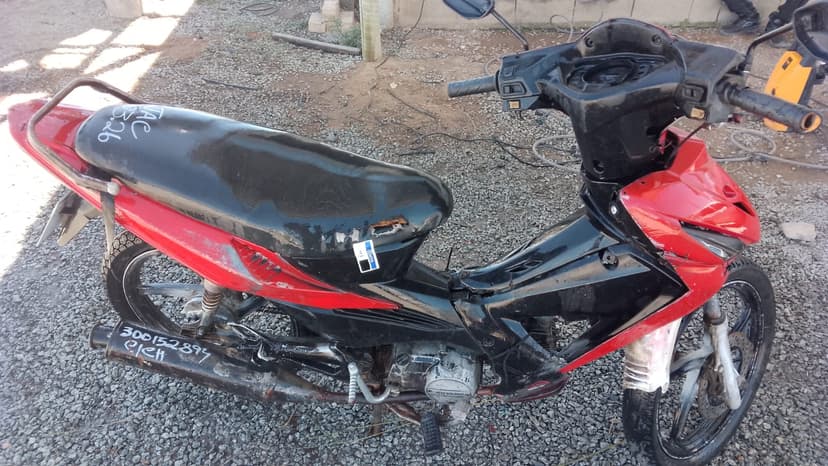SUCATA APROVEITAVEL COM MOTOR INSERVIVEL WUYANG / JET - N/I/N/I