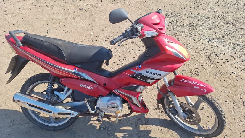 SUCATA APROVEITAVEL COM MOTOR INSERVIVEL MARVA / UF 50CC - N/I/N/I
