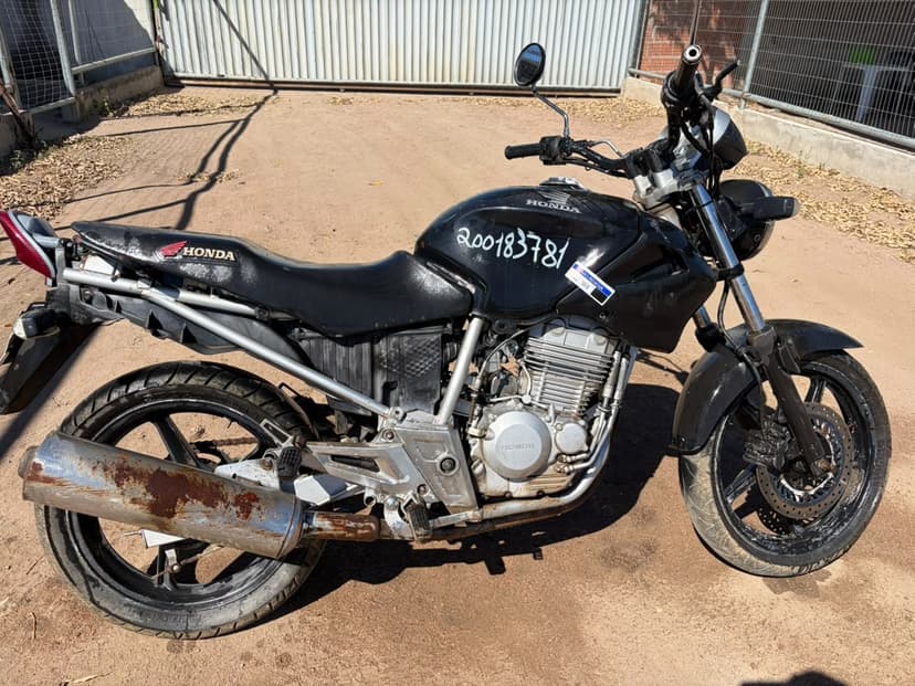 SUCATA APROVEITAVEL COM MOTOR INSERVIVEL  HONDA / CBX 250 TWISTER - 2003/2004