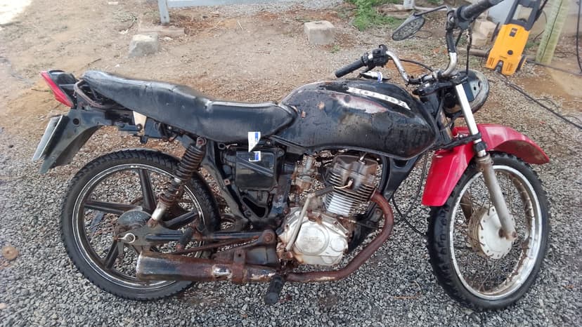 SUCATA APROVEITAVEL COM MOTOR INSERVIVEL HONDA / CG 125 FAN - 2006/2006