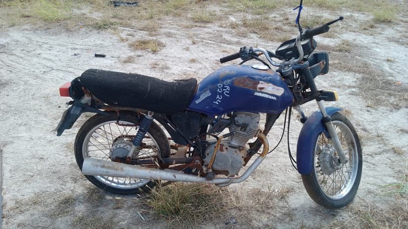 SUCATA APROVEITAVEL COM MOTOR INSERVIVEL HONDA / CG 125 TITAN - 1996/1996