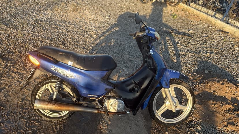 VEICULO CONSERVADO HONDA / C100 BIZ ES - 2002/2002
