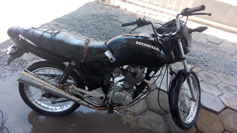 SUCATA APROVEITAVEL COM MOTOR INSERVIVEL HONDA / CG 125 FAN - 2006/2007