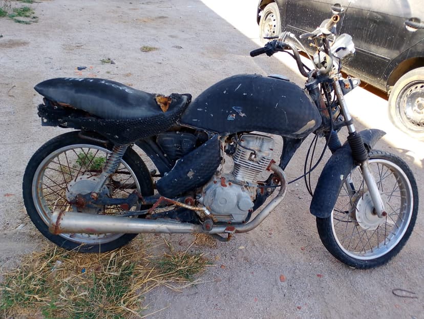 SUCATA APROVEITAVEL COM MOTOR INSERVIVEL HONDA / CG 125 TITAN - 1996/1996