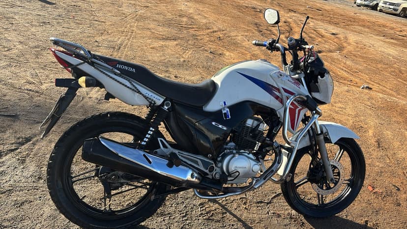 VEÍCULO CONSERVADO HONDA / CG 150 TITAN EX - 2014/2015
