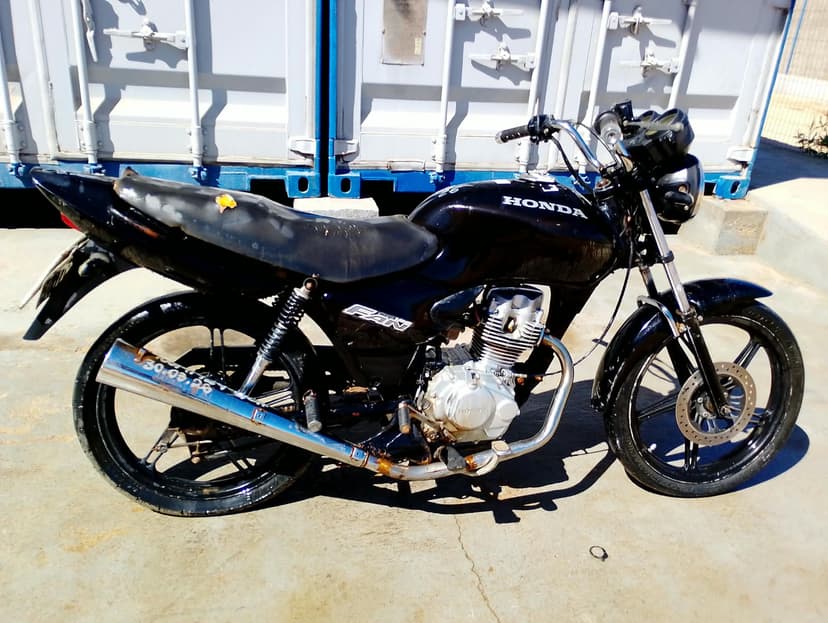 SUCATA APROVEITAVEL COM MOTOR INSERVIVEL  HONDA / CG 125 FAN - 2006/2006