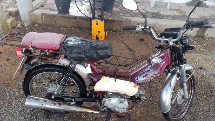 	SUCATA APROVEITAVEL COM MOTOR INSERVIVEL SHINERAY / PHOENIX 50 - N/I/N/I
