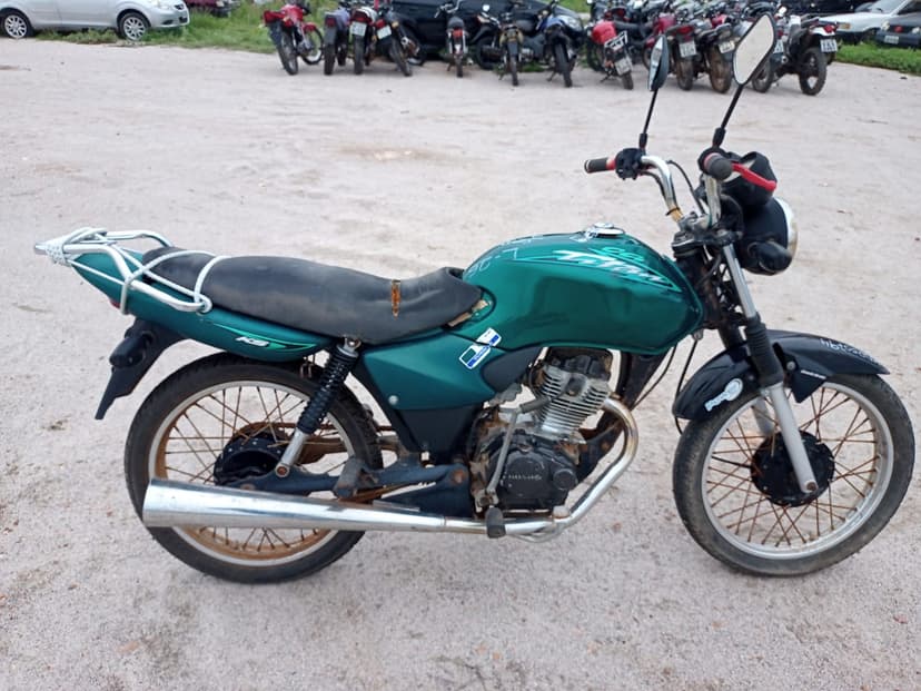 SUCATA APROVEITAVEL COM MOTOR INSERVIVEL HONDA / CG 125 TITAN KS - 2000/2000
