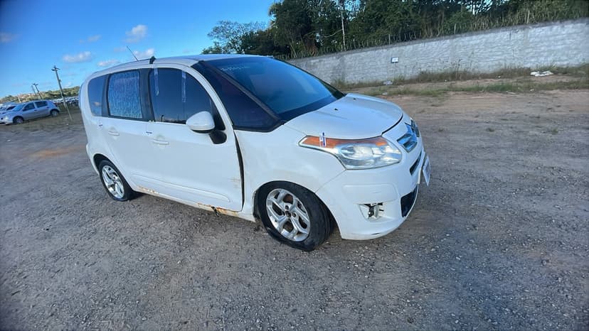 VEICULO CONSERVADO CITROEN / C3 PICASSO GLX A - 2013/2014