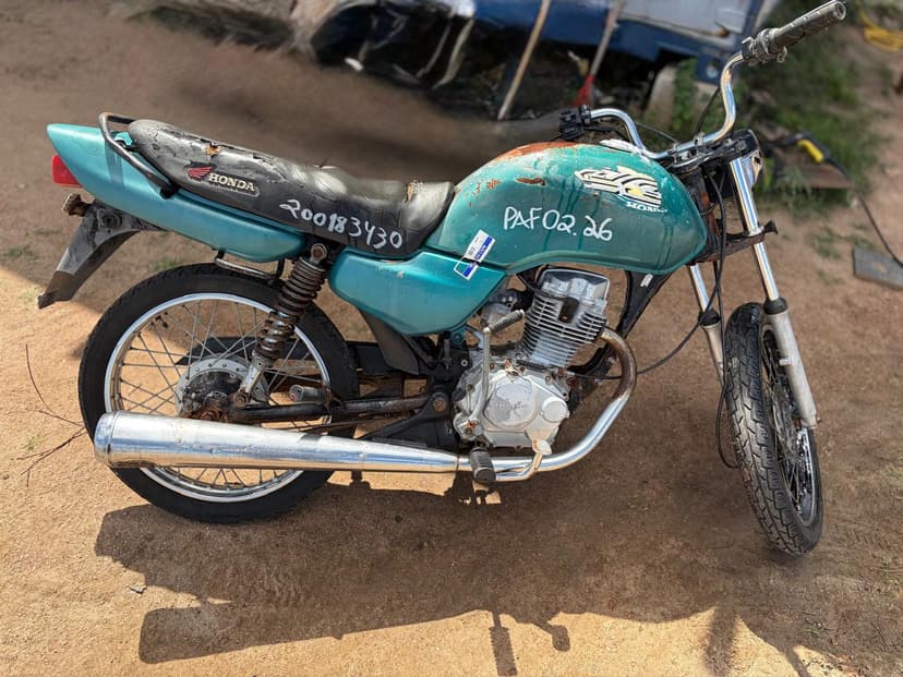 SUCATA APROVEITAVEL COM MOTOR INSERVIVEL HONDA / CG 125 TITAN - 1999/2000