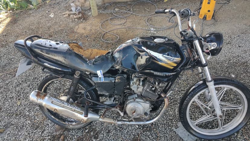 SUCATA APROVEITAVEL COM MOTOR INSERVIVEL YAMAHA / YBR 125K - 2005/2006