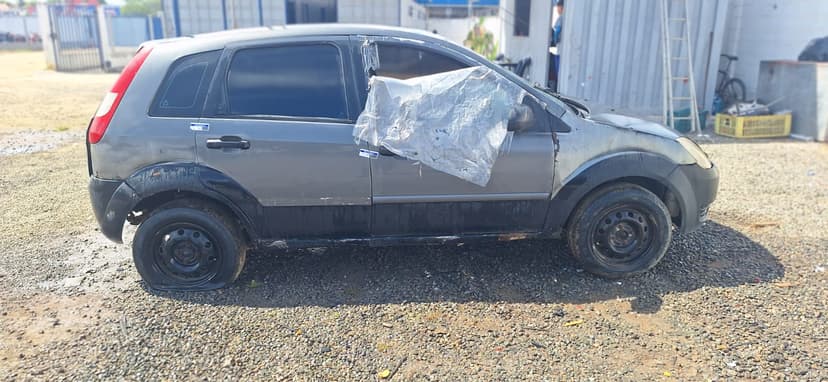 VEICULO CONSERVADO FORD / FIESTA EDGE - 2002/2003