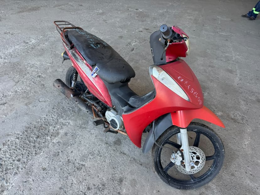 SUCATA APROVEITAVEL COM MOTOR INSERVIVEL WUYANG / JET - N/I/N/I