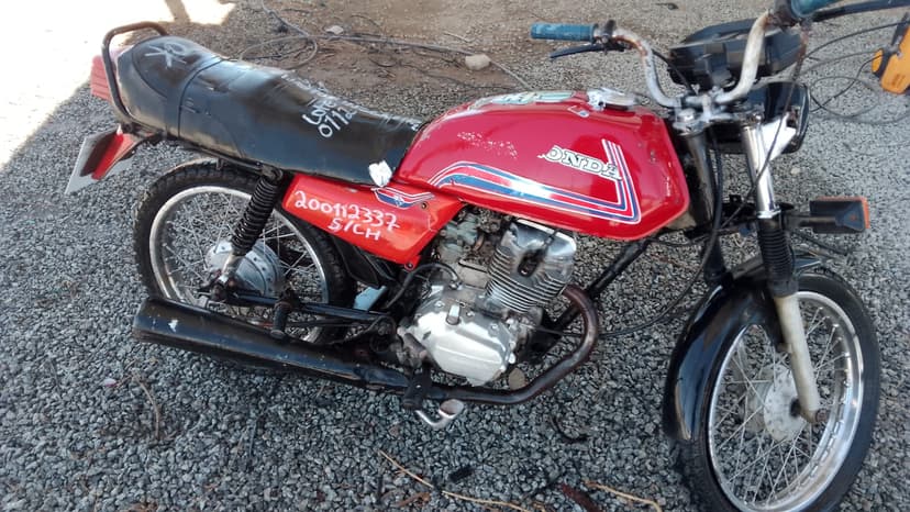SUCATA APROVEITAVEL COM MOTOR INSERVIVEL HONDA / ML 125 - 1986/1987