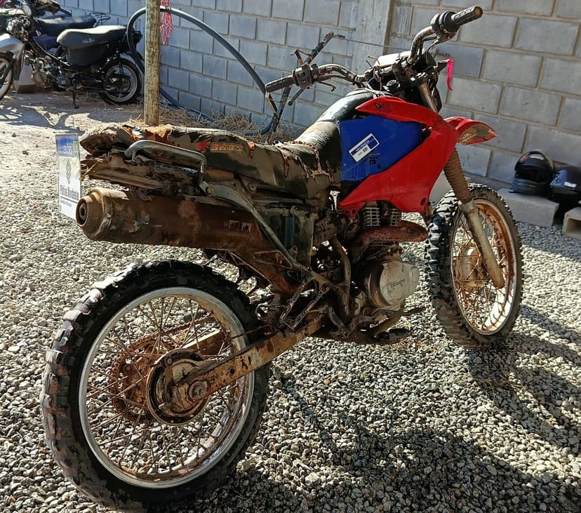SUCATA APROVEITAVEL COM MOTOR INSERVIVEL HONDA / NXR150 BROS ESD - 2003/2004