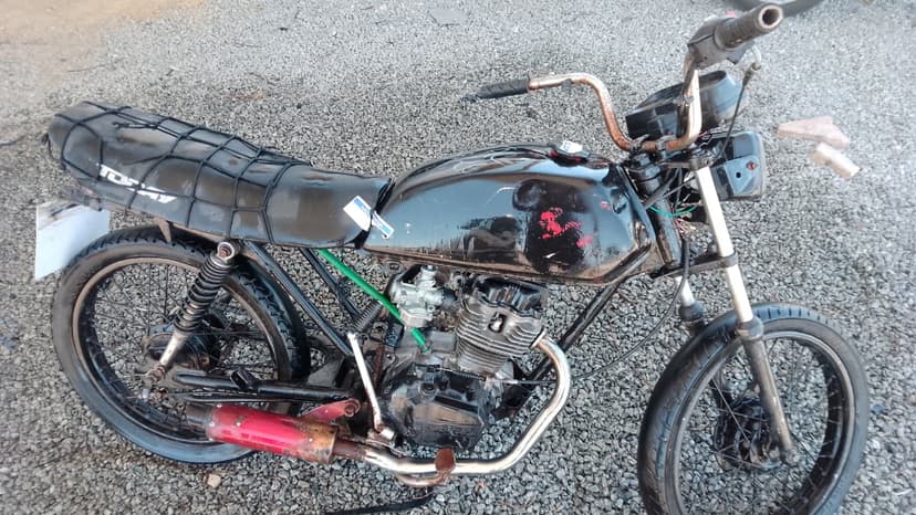 SUCATA APROVEITAVEL COM MOTOR INSERVIVEL HONDA / CG 125 - 1988/1988