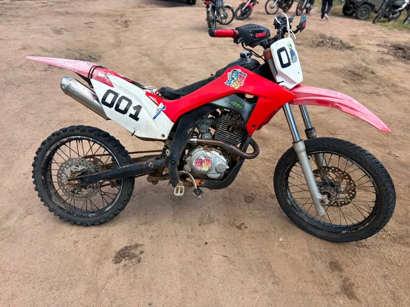 SUCATA APROVEITAVEL COM MOTOR INSERVIVEL KASINSKI / CRZ 150 10 - 2010/2011