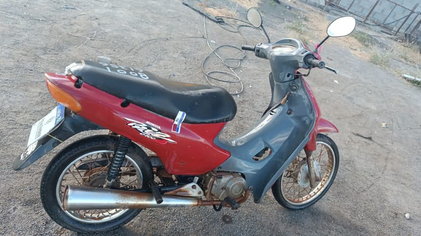 VEÍCULO CONSERVADO HONDA / C100 BIZ - 2001/2001
