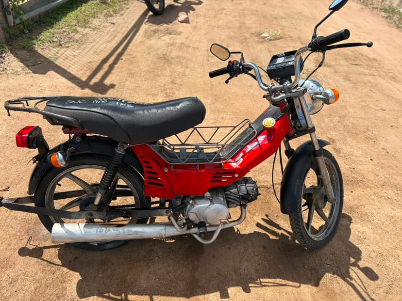SUCATA APROVEITAVEL COM MOTOR INSERVIVEL BULL / 50 - N/I/N/I