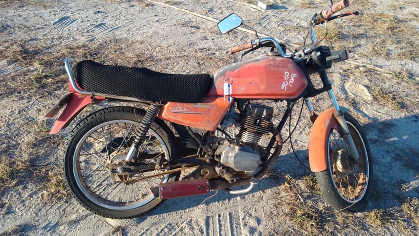 SUCATA APROVEITAVEL COM MOTOR INSERVIVEL HONDA / CG 125 - N/I/N/I