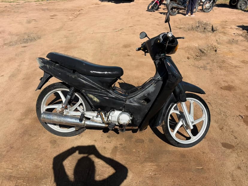 SUCATA APROVEITAVEL COM MOTOR INSERVIVEL I/SHINERAY XY50Q PHOENIX - 2011/2012